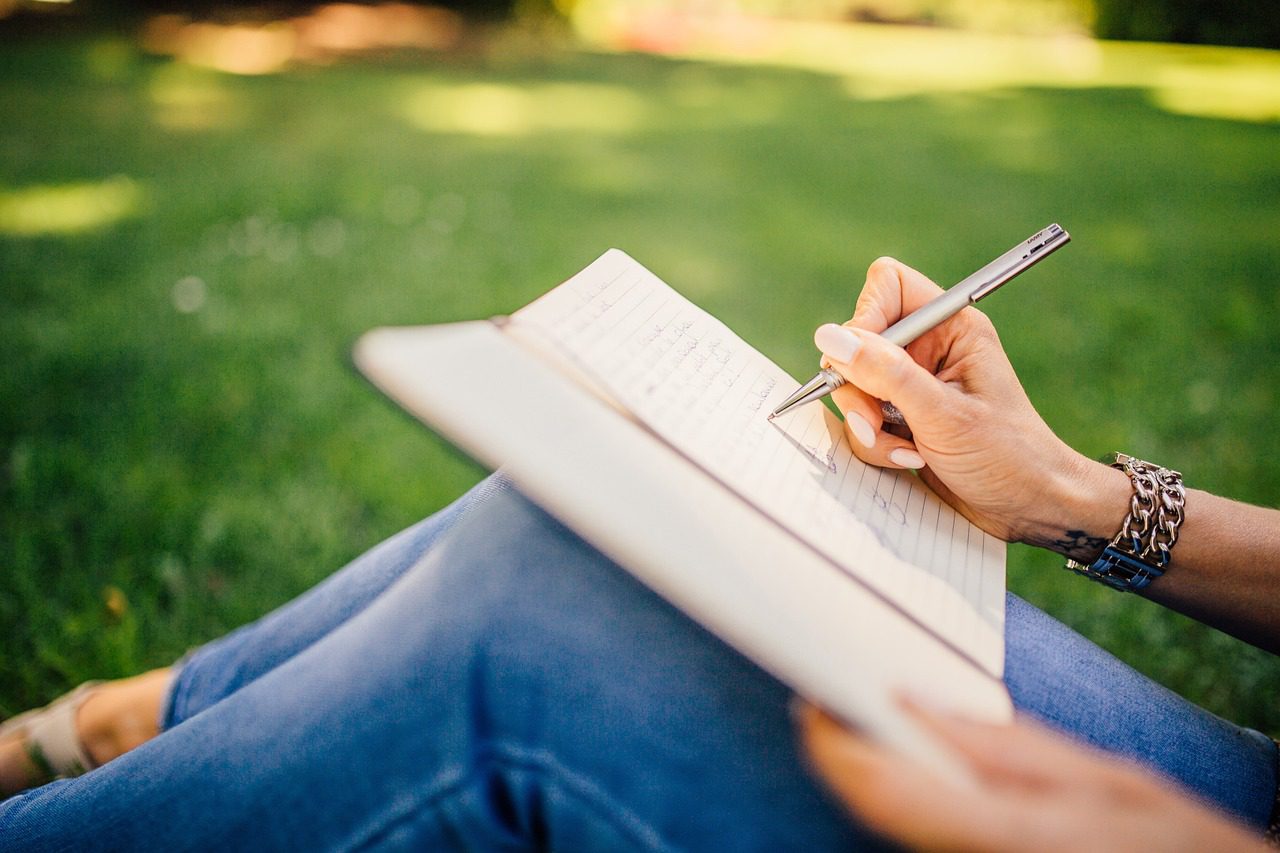 30 Daily Journaling Prompts to Build Better Routines in 2026